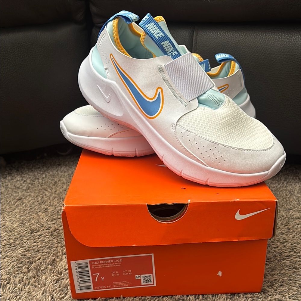 Nike Kids Flex Runner 3 White/University Blue Sz 7Y NEW